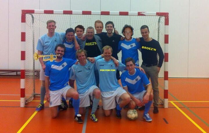 Teamfoto_V22.jpg